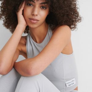 hunkemöller x NA-KD Chemise de nuit 'Avia'  gris clairAbout You FR