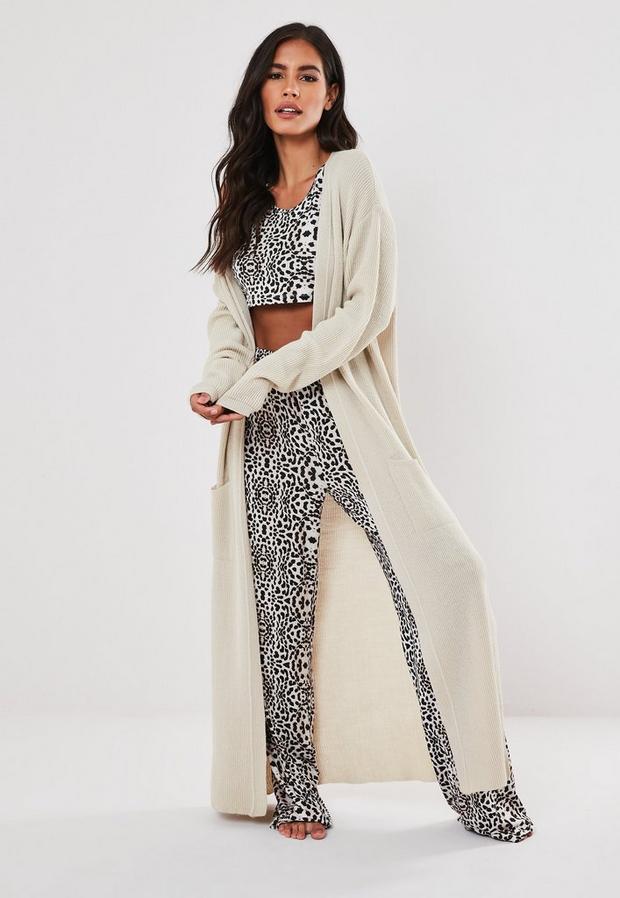 Ensemble pyjama top court et pantalon blanc ivoire à imprimé animal